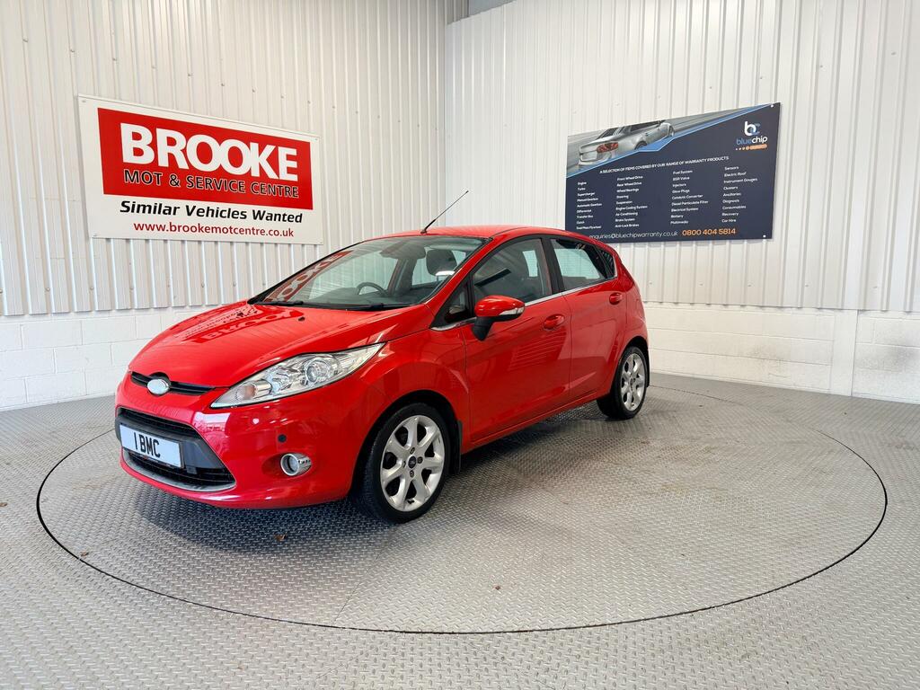 Ford Fiesta 1.6 Tdci Titanium Red #2