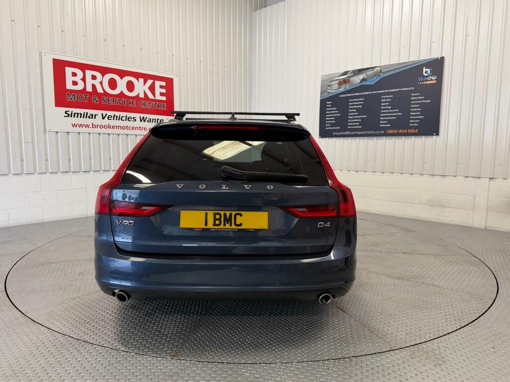 Volvo V90 2.0 D4 Momentum Plus Euro 6 Ss KR69XZZ Blue #4