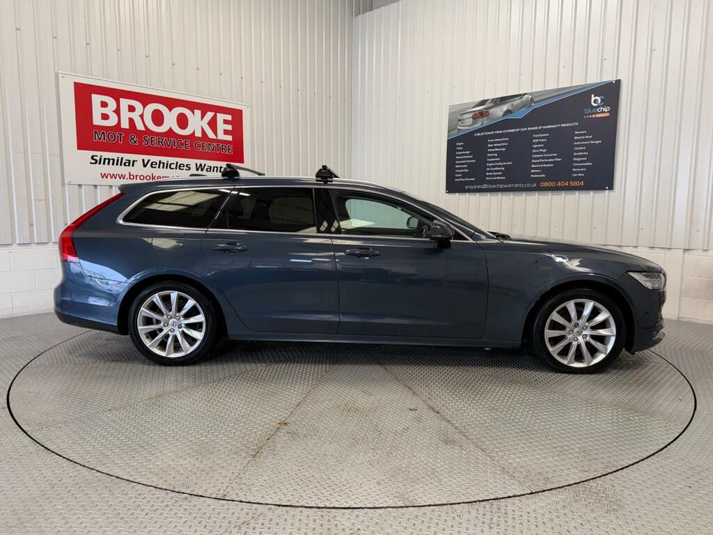Volvo V90 2.0 D4 Momentum Plus Euro 6 Ss KR69XZZ Blue #5