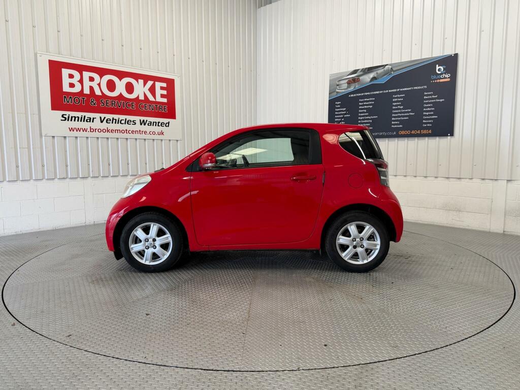 Toyota IQ 1.0 Vvt-i Euro 4 AV09PXE Red #6