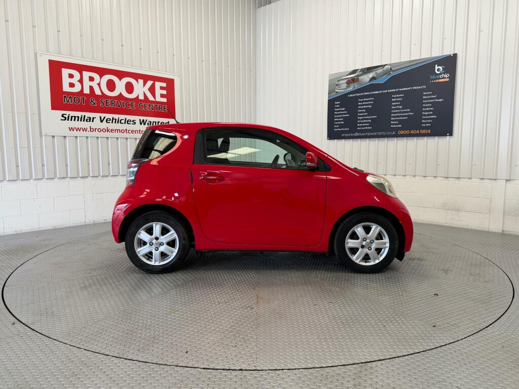 Toyota IQ 1.0 Vvt-i Euro 4 AV09PXE Red #2