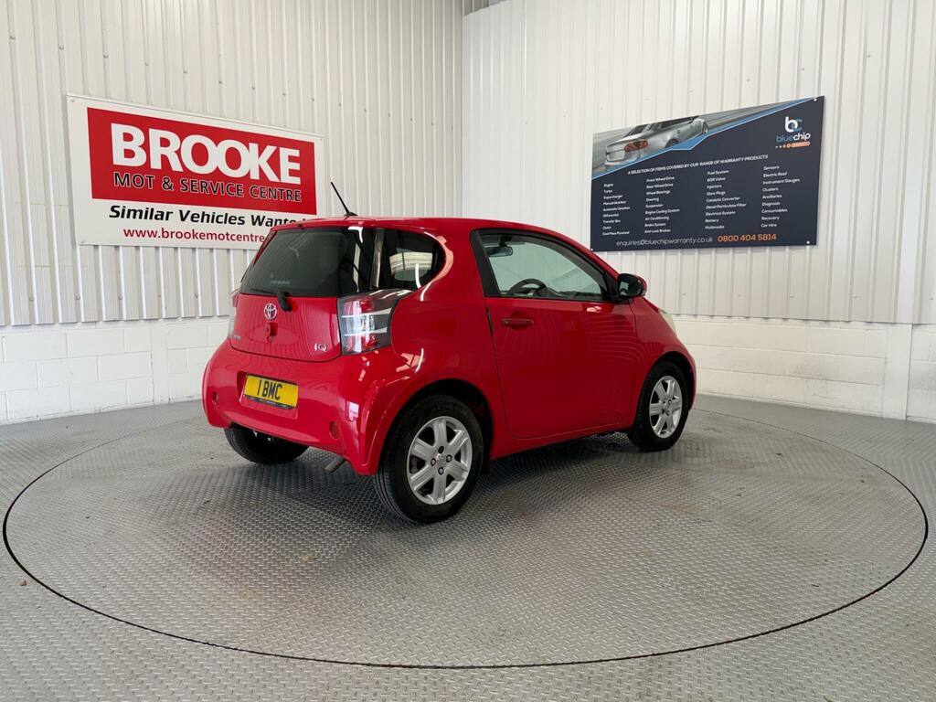 Toyota IQ 1.0 Vvt-i Euro 4 AV09PXE Red #3