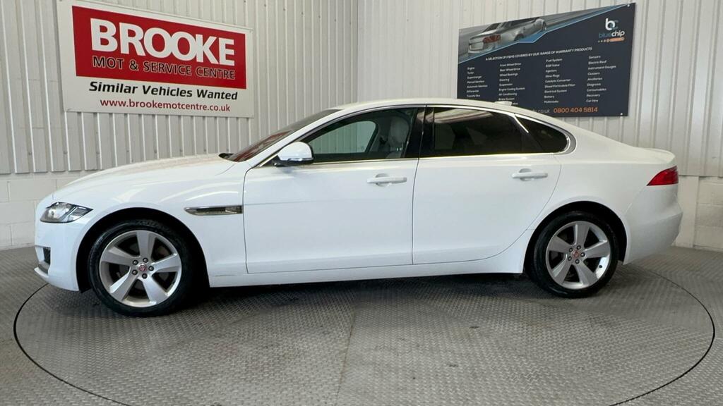 Jaguar XF 2.0D Portfolio Awd Euro 6 Ss MF67SPU White #4