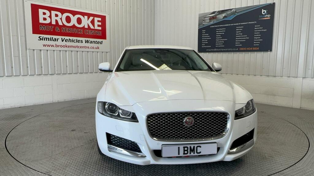 Jaguar XF 2.0D Portfolio Awd Euro 6 Ss MF67SPU White #2