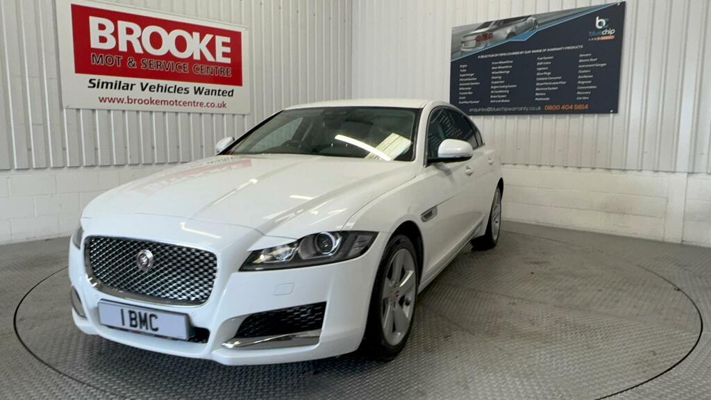 Jaguar XF 2.0D Portfolio Awd Euro 6 Ss MF67SPU White #3