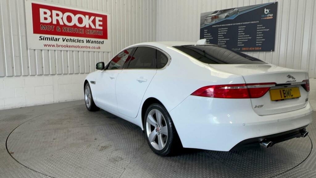 Jaguar XF 2.0D Portfolio Awd Euro 6 Ss MF67SPU White #5