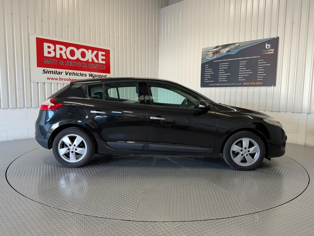 Renault Megane 1.6 16V Dynamique Euro 5 Black #2