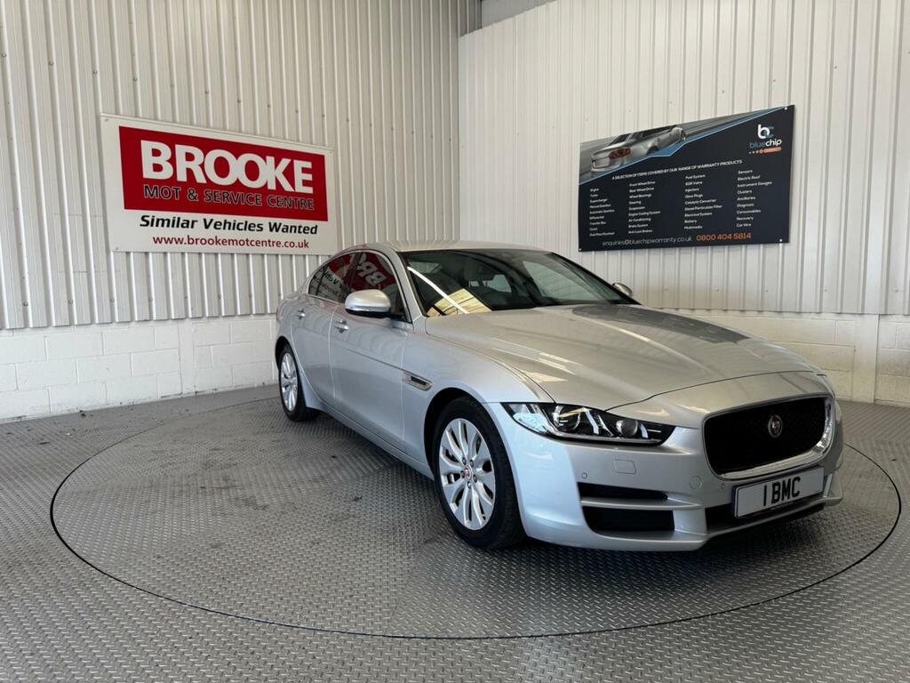 Jaguar XE 2.0D Portfolio Euro 6 Ss Silver