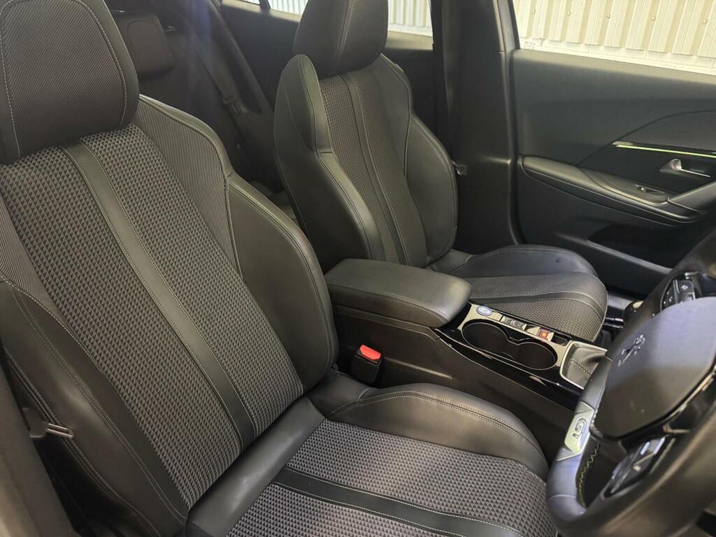 Peugeot 2008 1.2 Puretech Allure Premium Suv #14