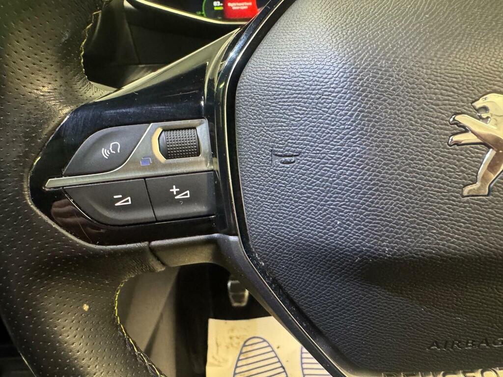 Peugeot 2008 1.2 Puretech Allure Premium Suv #20