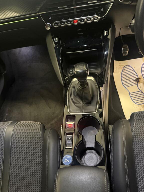 Peugeot 2008 1.2 Puretech Allure Premium Suv #27