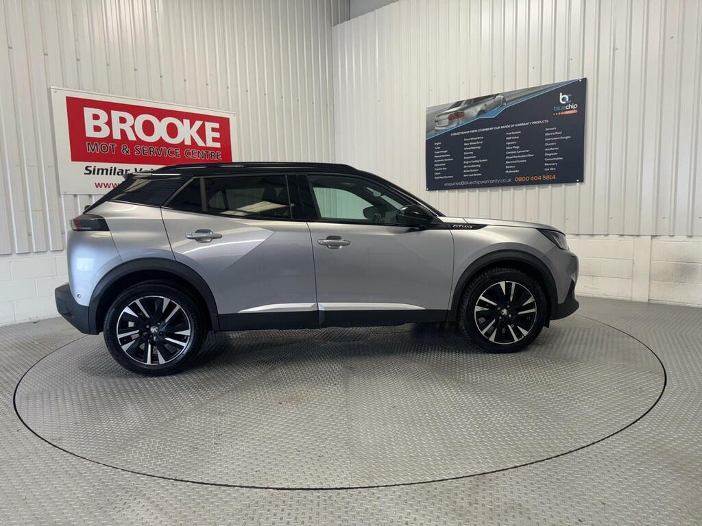 Peugeot 2008 1.2 Puretech Allure Premium Suv #8