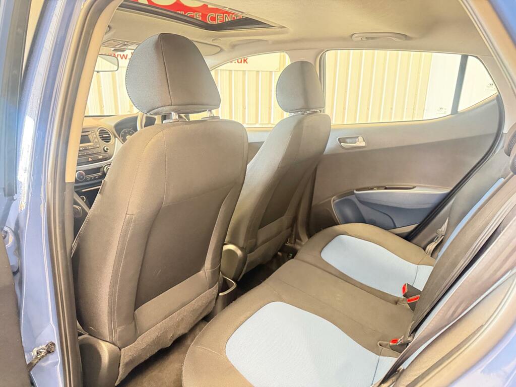 Hyundai I10 1.2 Premium White #10