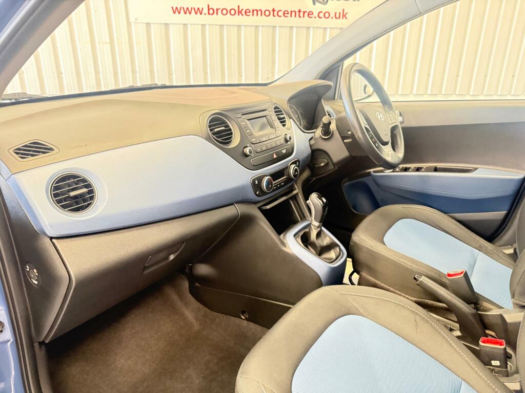 Hyundai I10 1.2 Premium White #9