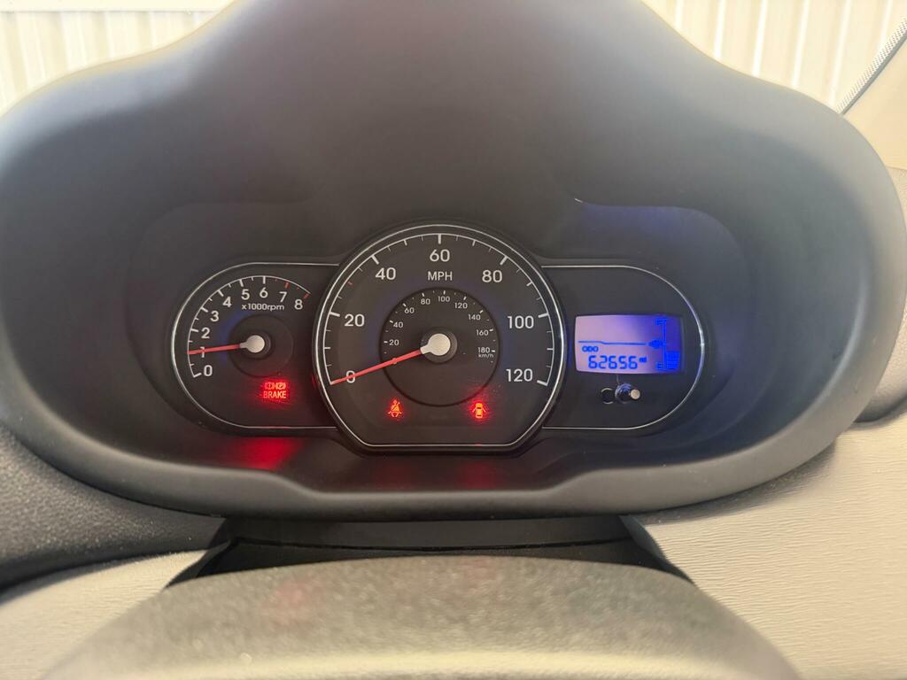 Hyundai I10 2011 1.2L Classic 85 Bhp Silver #18