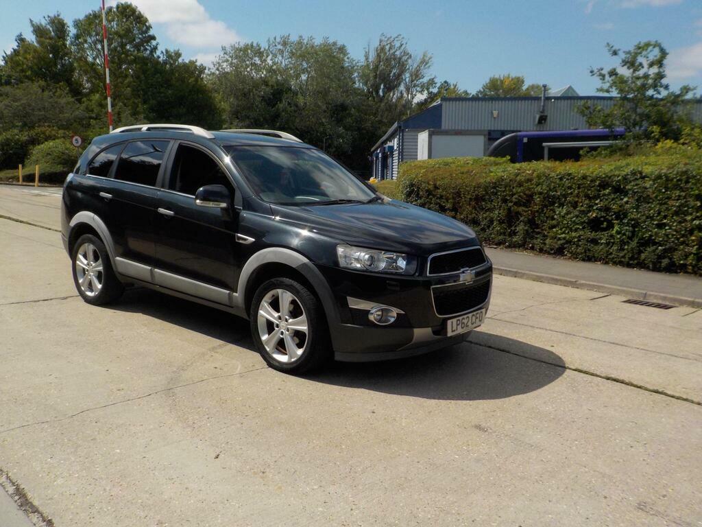 Chevrolet Captiva Lt White #13