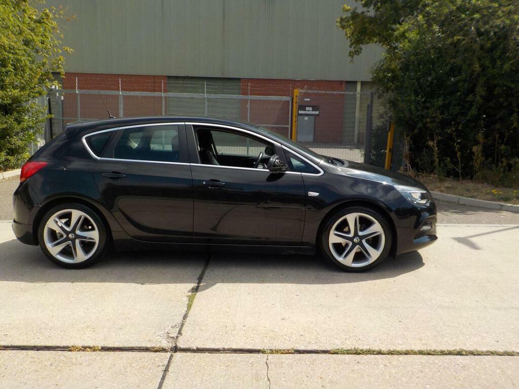 Vauxhall Astra 1.6I Limited Edition Euro 6 Black