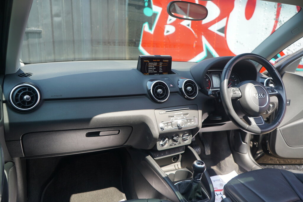 Audi A1 1.6 Tdi Se White #81
