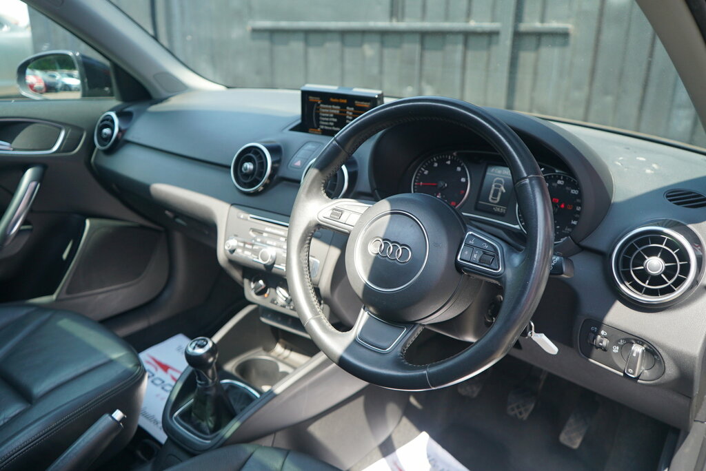 Audi A1 1.6 Tdi Se White #45