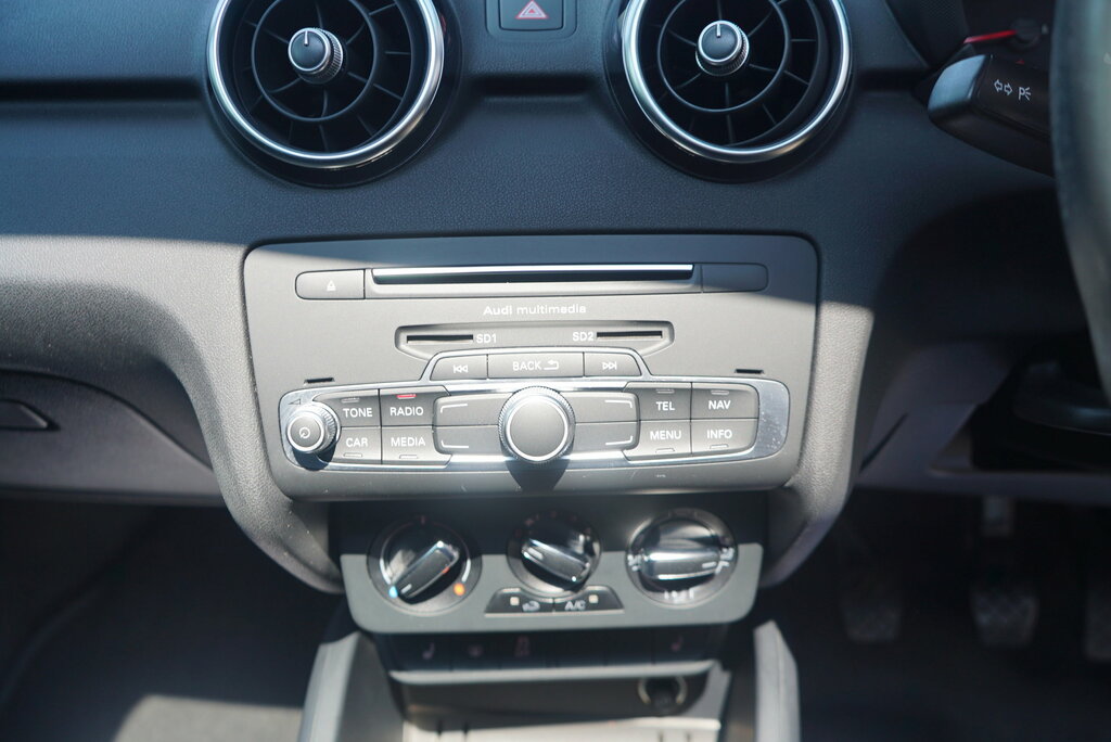 Audi A1 1.6 Tdi Se White #57