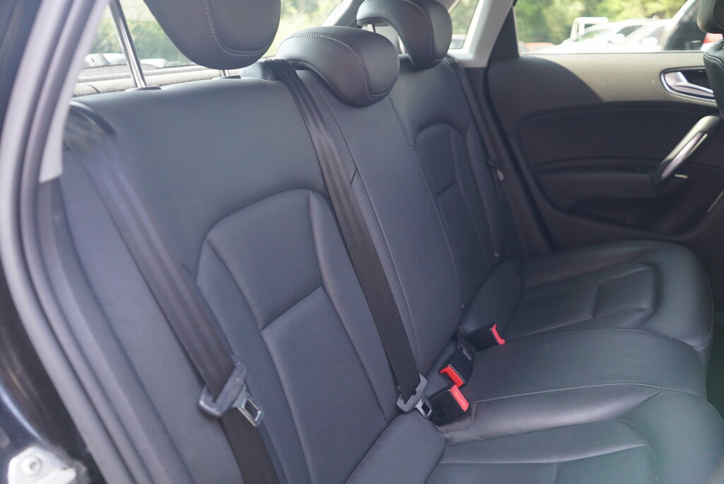 Audi A1 1.6 Tdi Se White #65