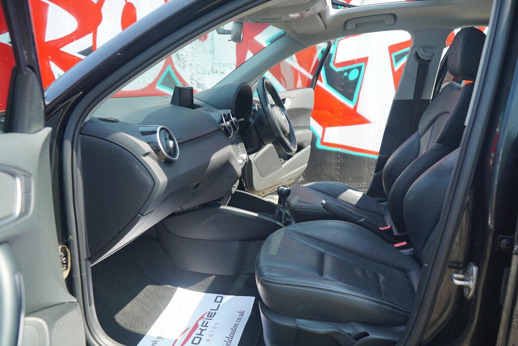 Audi A1 1.6 Tdi Se White #89