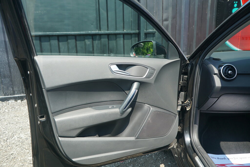 Audi A1 1.6 Tdi Se White #85