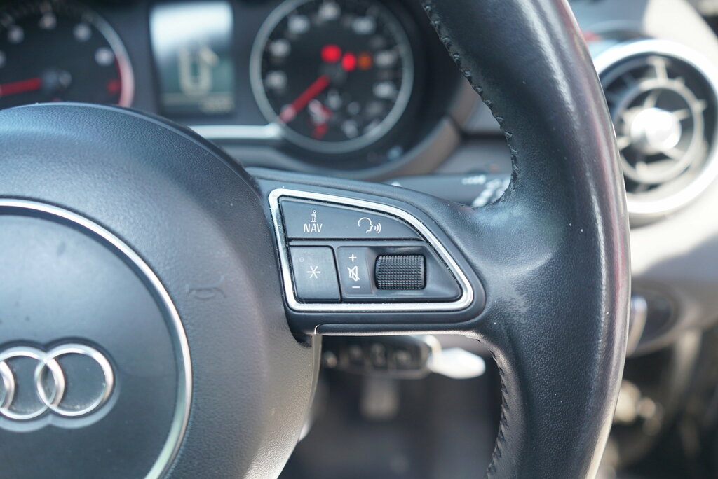 Audi A1 1.6 Tdi Se White #54