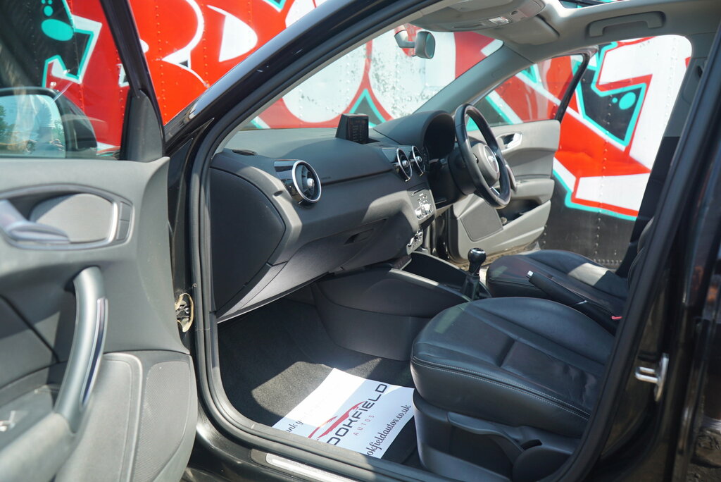 Audi A1 1.6 Tdi Se White #88
