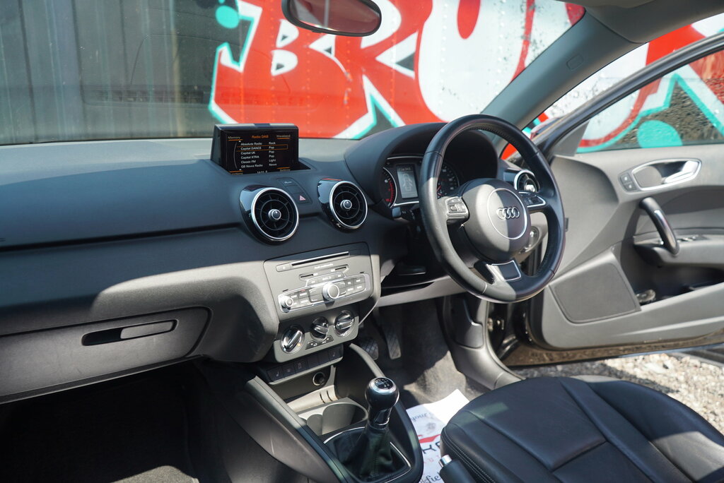 Audi A1 1.6 Tdi Se White #82