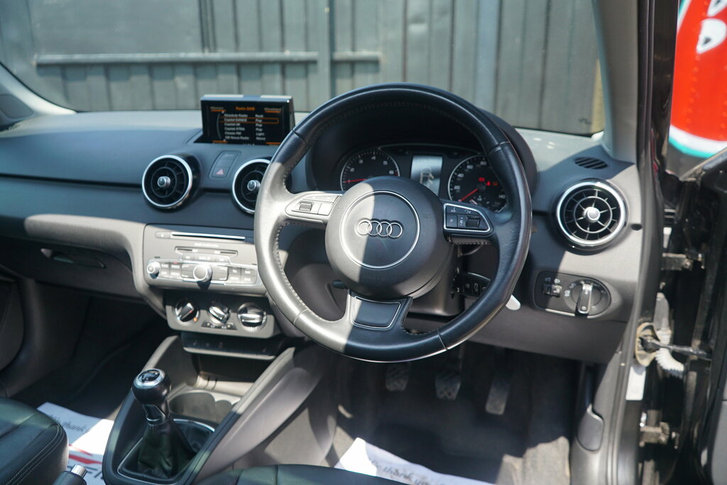 Audi A1 1.6 Tdi Se White #66
