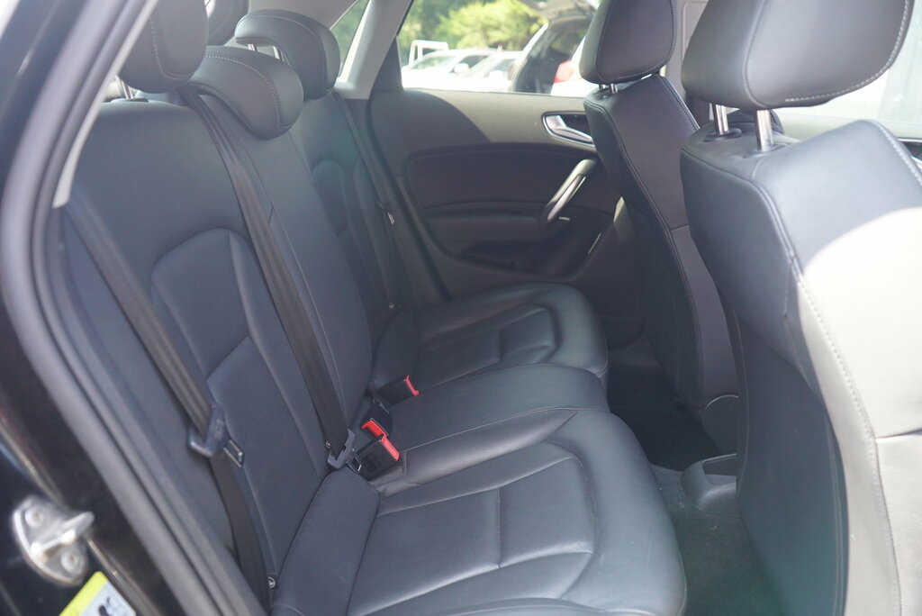 Audi A1 1.6 Tdi Se White #64