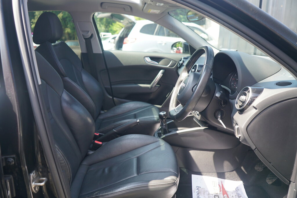 Audi A1 1.6 Tdi Se White #48