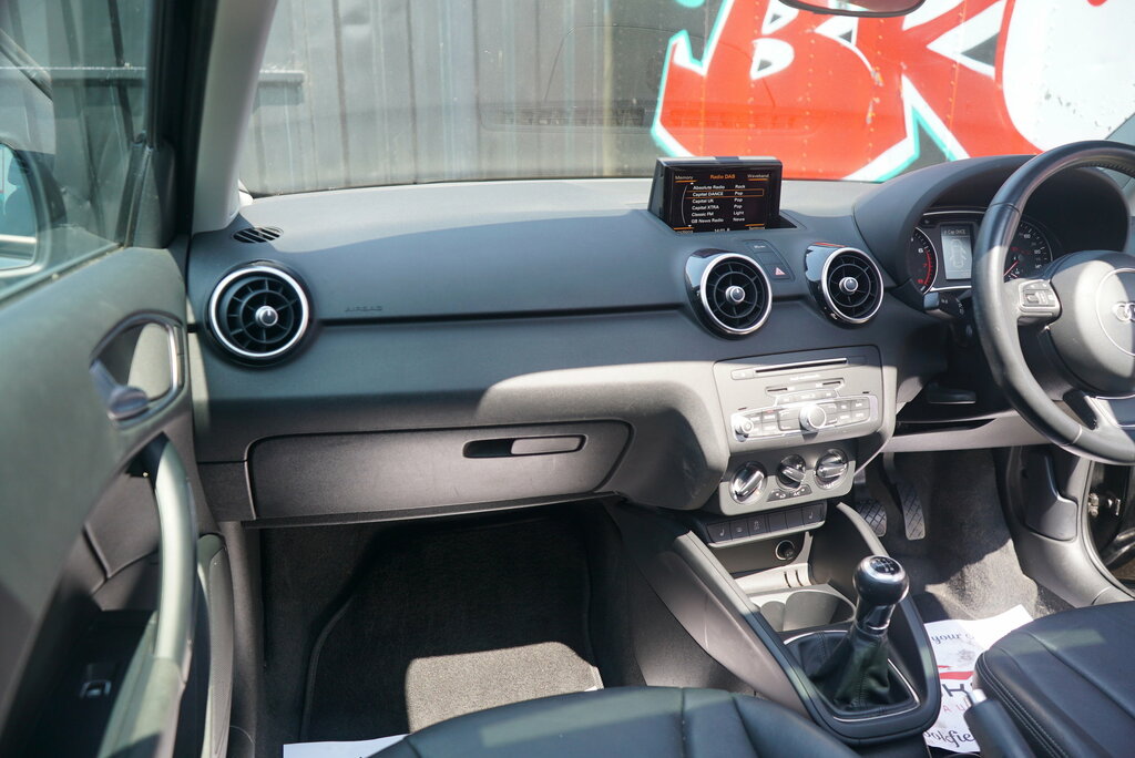Audi A1 1.6 Tdi Se White #80
