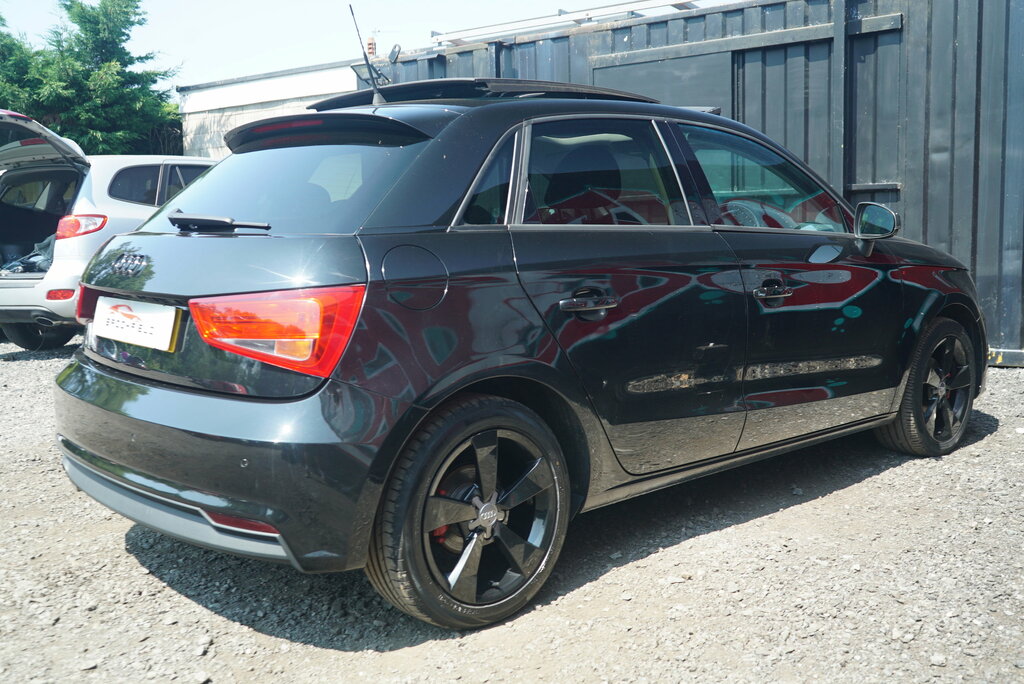 Audi A1 1.6 Tdi Se White #29
