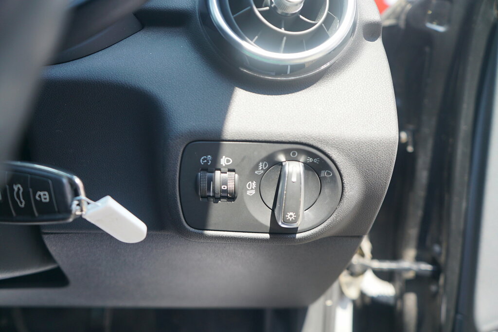 Audi A1 1.6 Tdi Se White #52