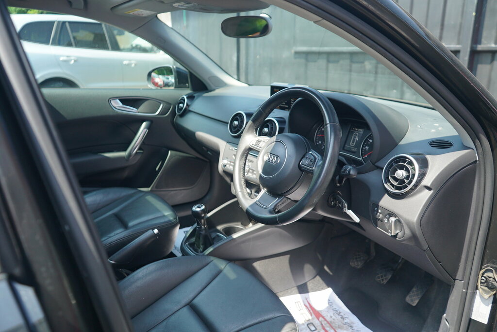 Audi A1 1.6 Tdi Se White #46