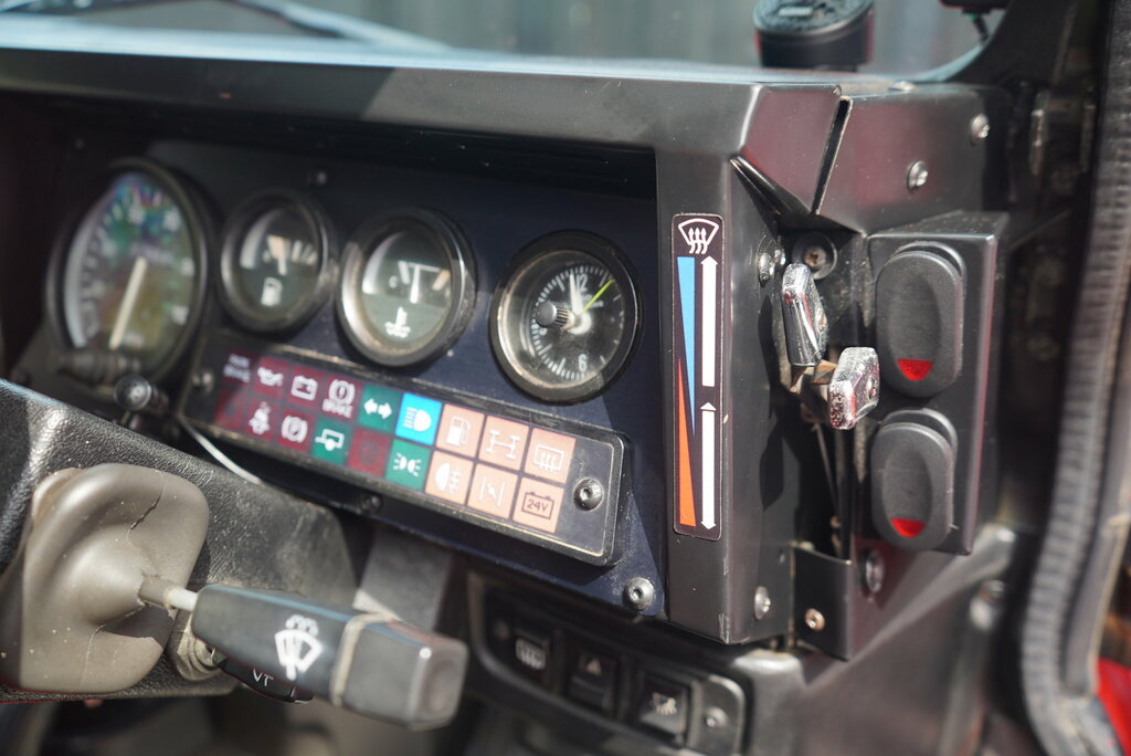 Land Rover Defender 90 County Black #45