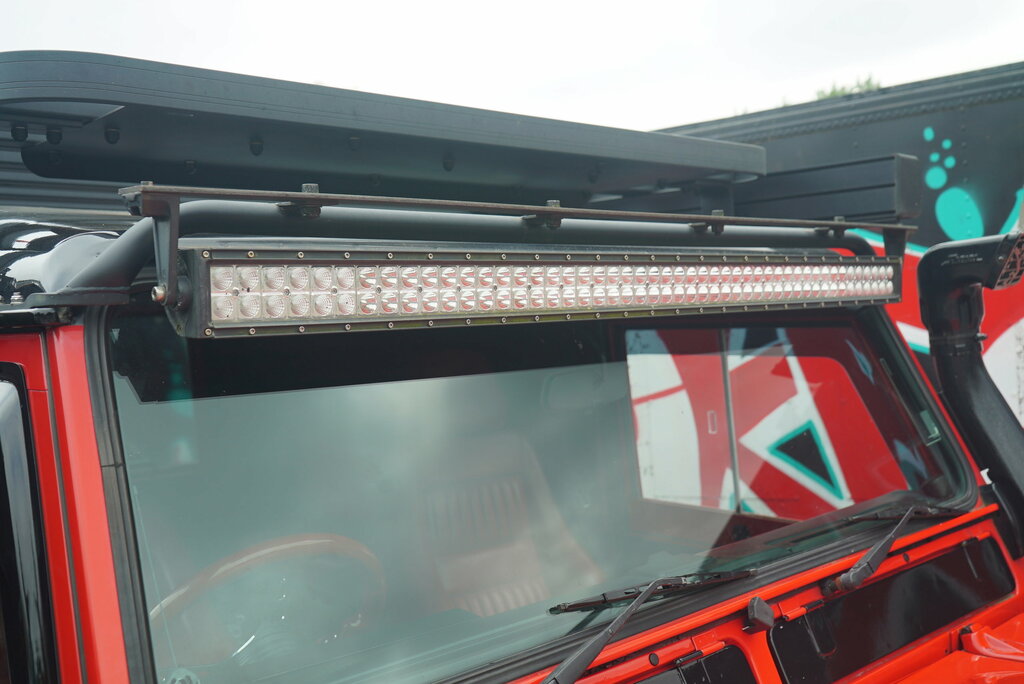 Land Rover Defender 90 County Black #35