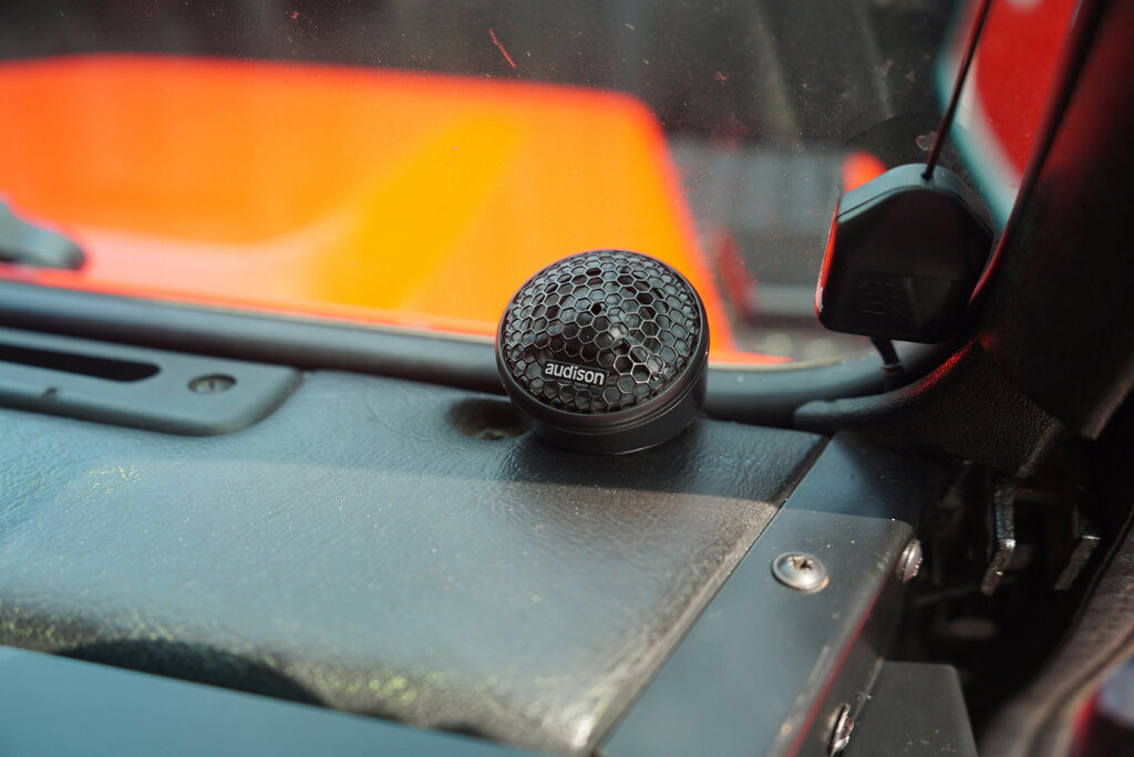 Land Rover Defender 90 County Black #46