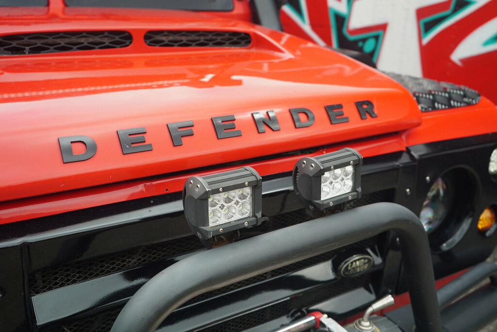 Land Rover Defender 90 County Black #34
