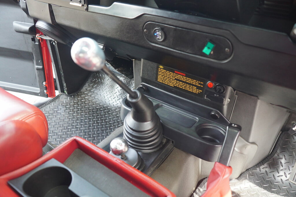 Land Rover Defender 90 County Black #51