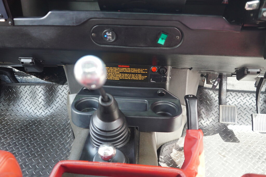 Land Rover Defender 90 County Black #50