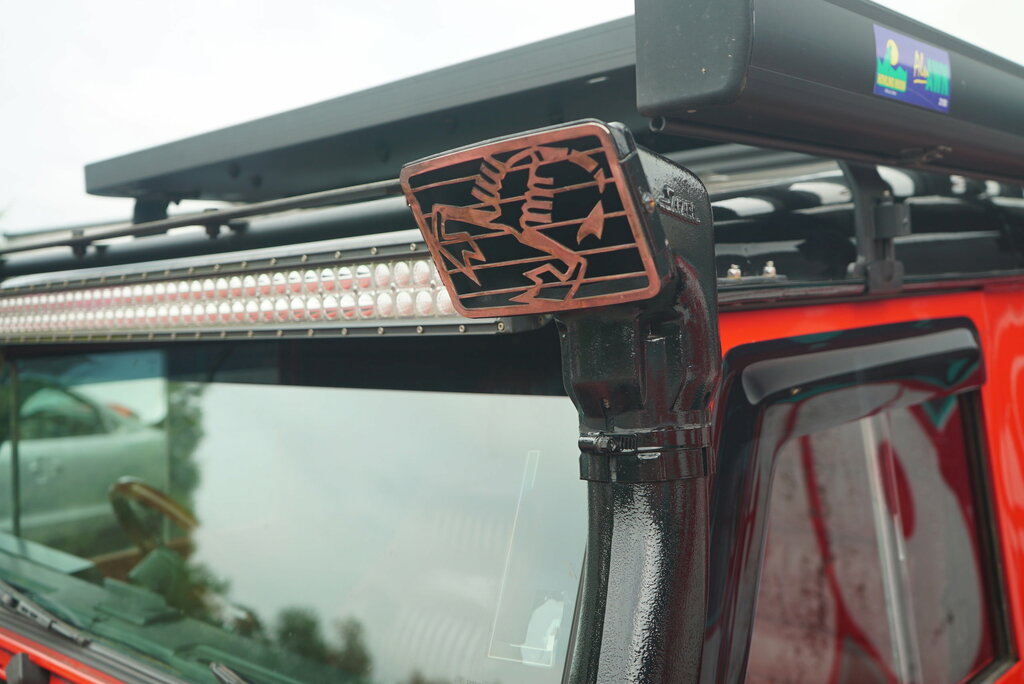 Land Rover Defender 90 County Black #36