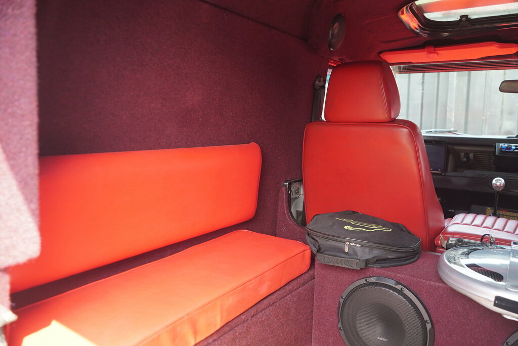 Land Rover Defender 90 County Black #23
