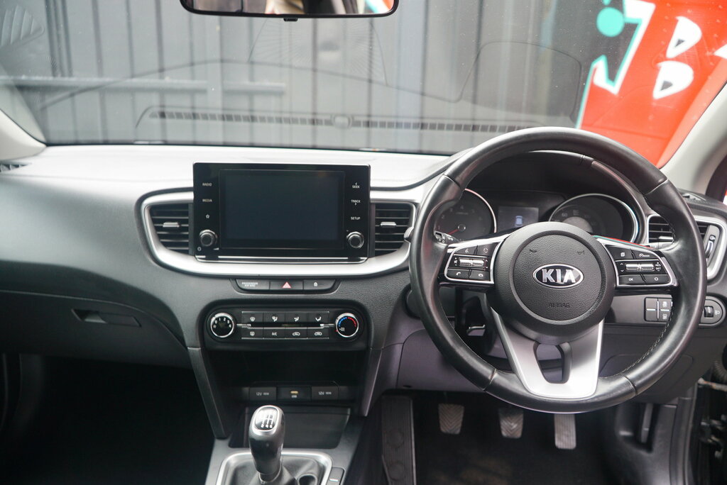 Kia Ceed 1.4 T-gdi Gt-line Lunar Edition Silver #74