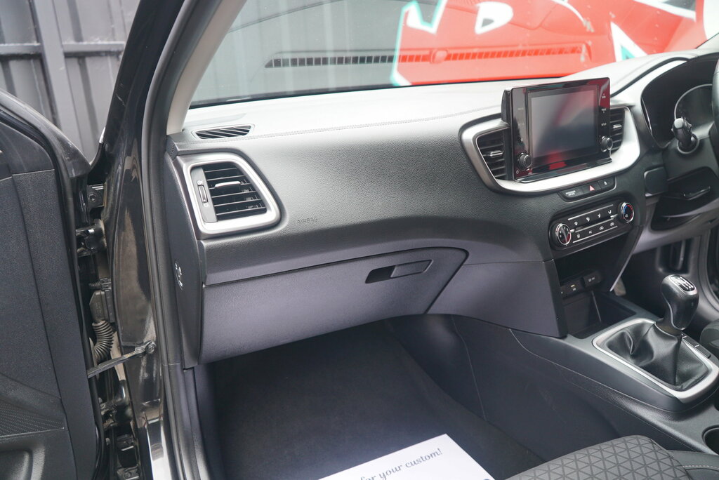 Kia Ceed 1.4 T-gdi Gt-line Lunar Edition Silver #97