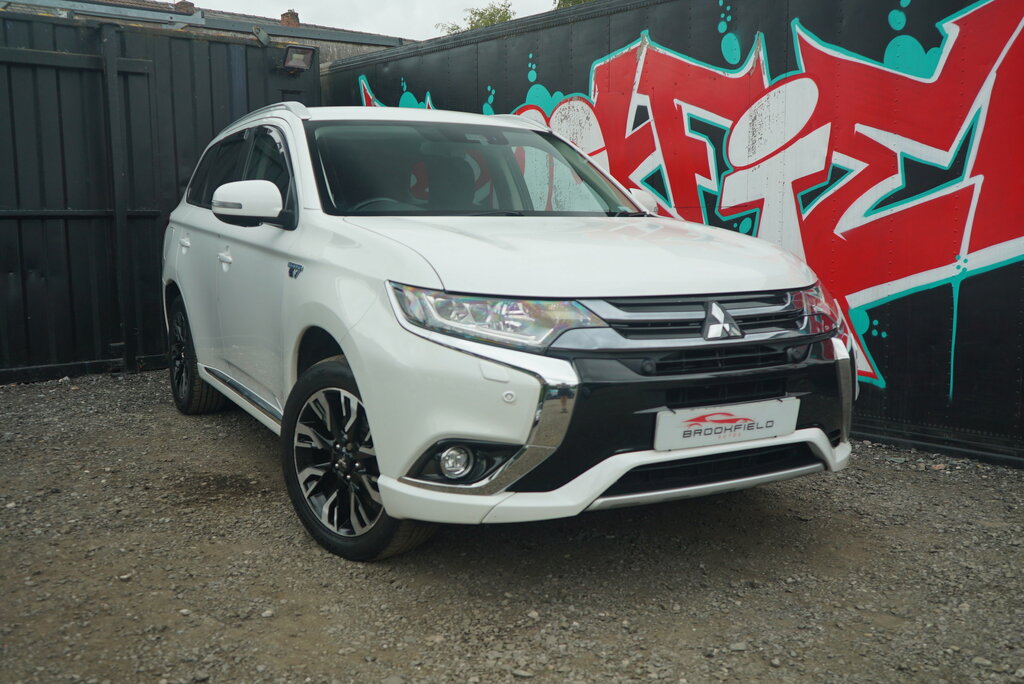 Mitsubishi Outlander 2.0H 12Kwh 4Hs Suv Plug-in Hybrid Cvt 4 White #2