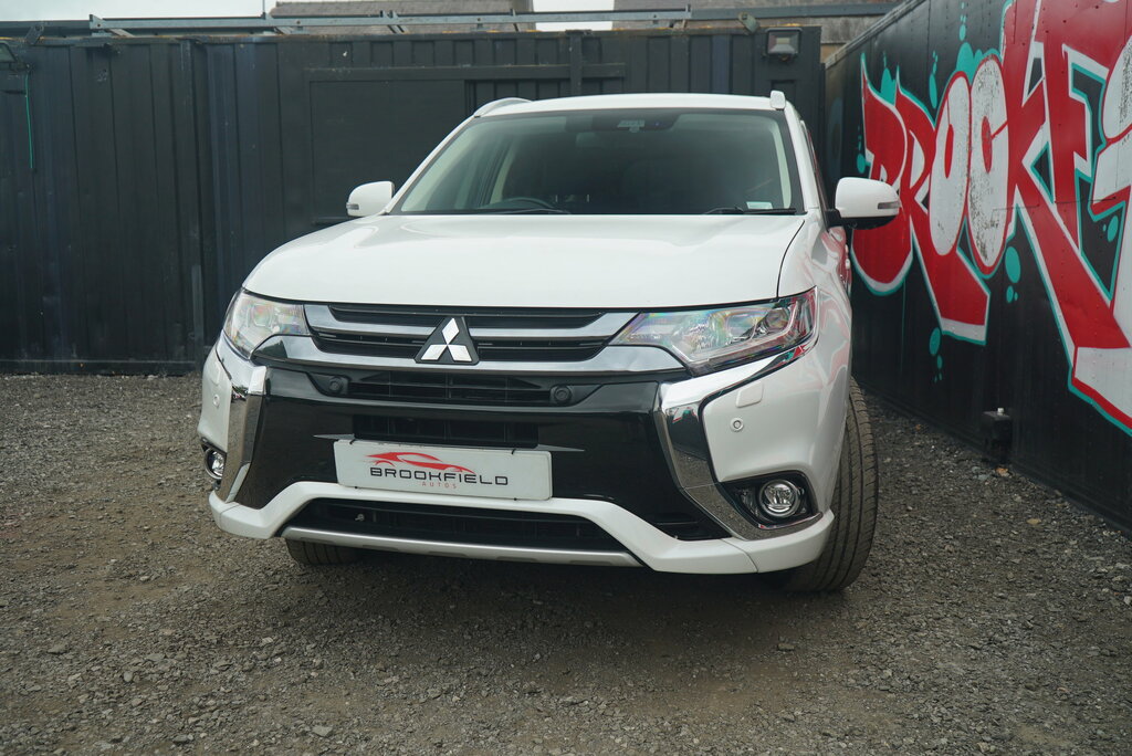 Mitsubishi Outlander 2.0H 12Kwh 4Hs Suv Plug-in Hybrid Cvt 4 White #6