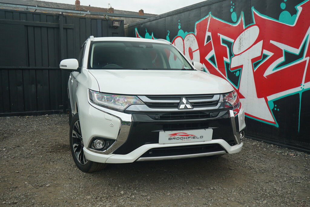 Mitsubishi Outlander 2.0H 12Kwh 4Hs Suv Plug-in Hybrid Cvt 4 White #3
